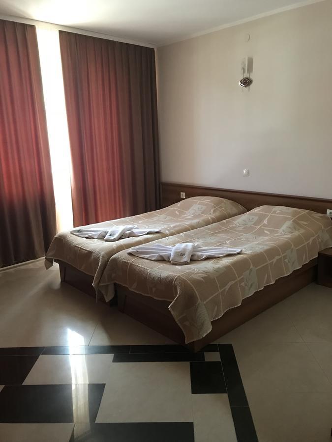 Family Hotel Yola Chepelare Ngoại thất bức ảnh